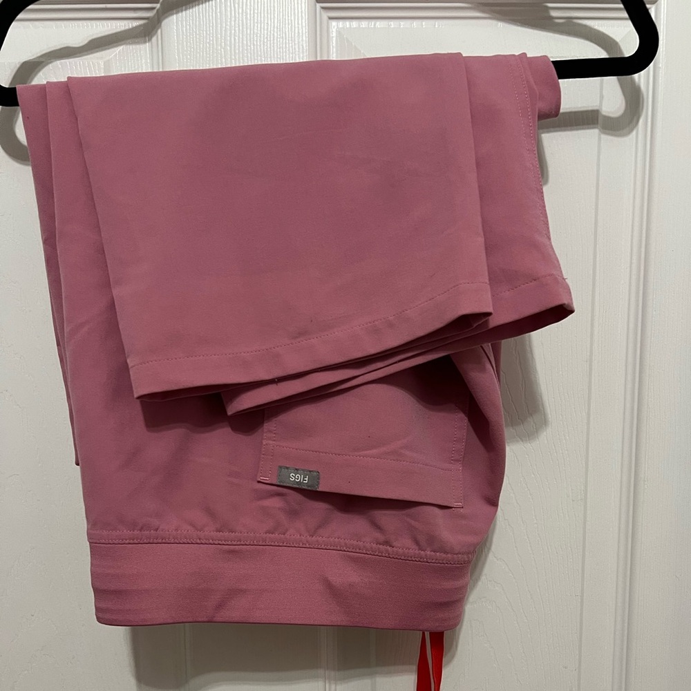 Figs XXL Livingston chalk pink. EUC